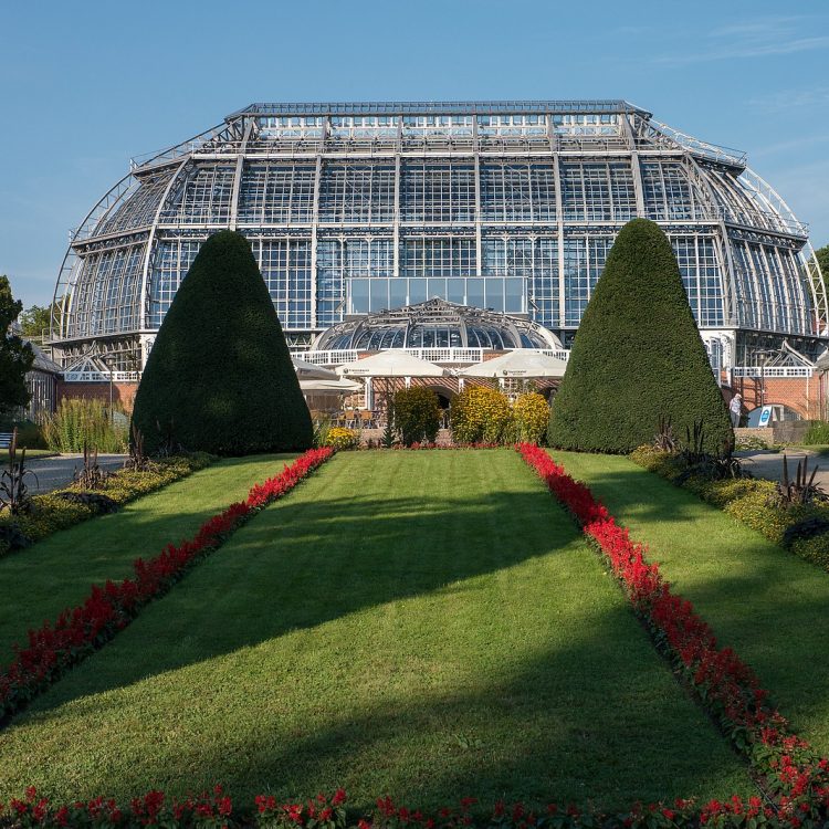 Großes Gewächshaus im Botanischen Garten Berlin