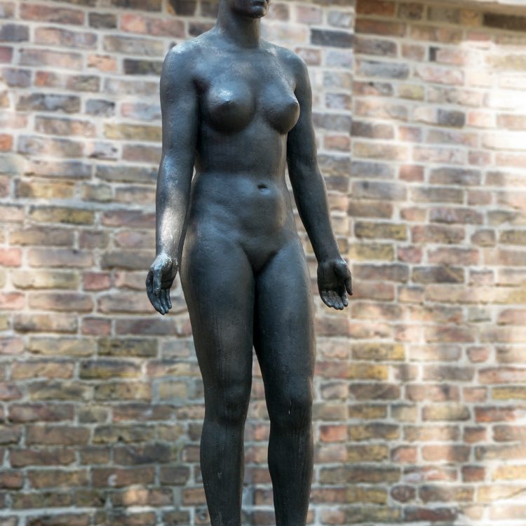 Skulptur im Kolbe-Museumsgarten