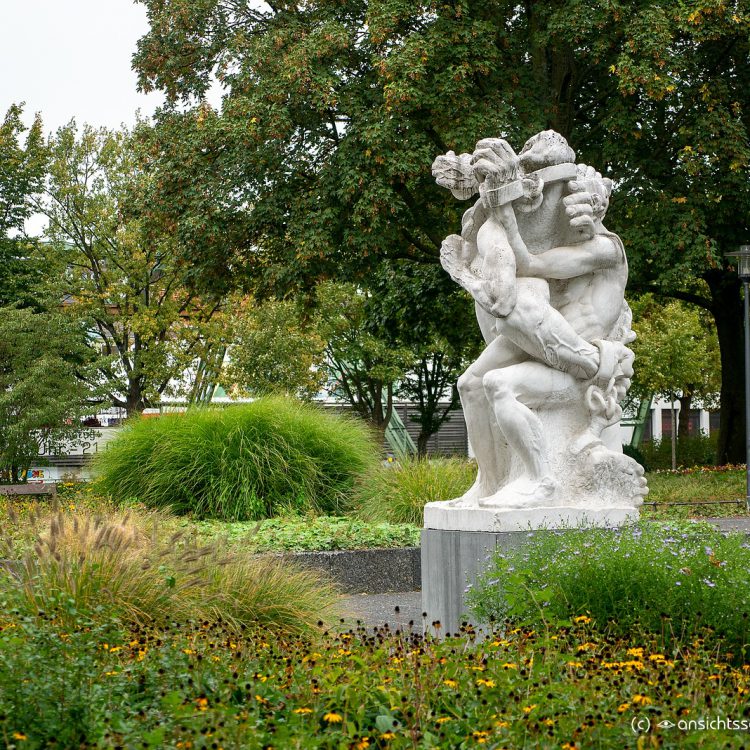 Statue 'Die starke Linke' von Alfred Hrdlicka (1981)