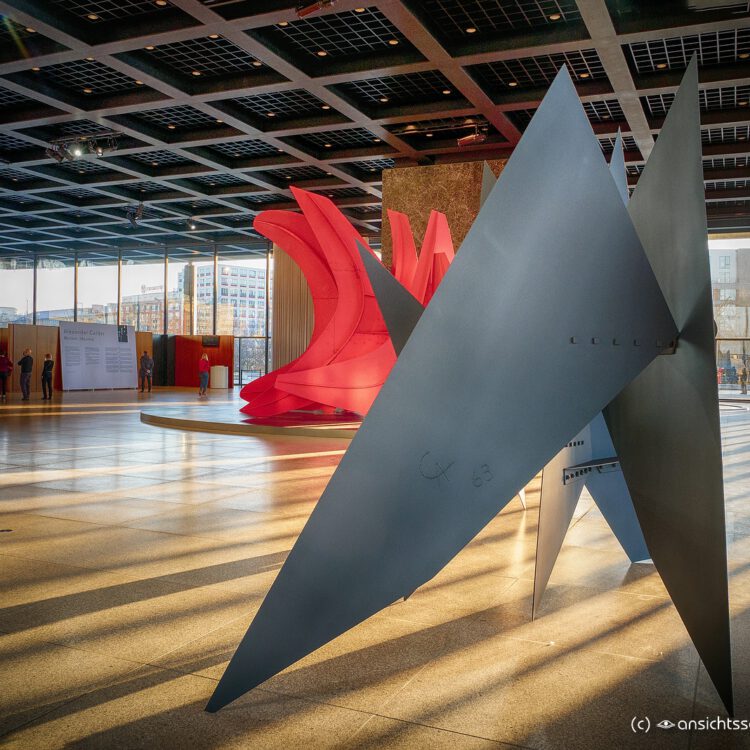 Alexander Calder in der Neuen Nationalgalerie