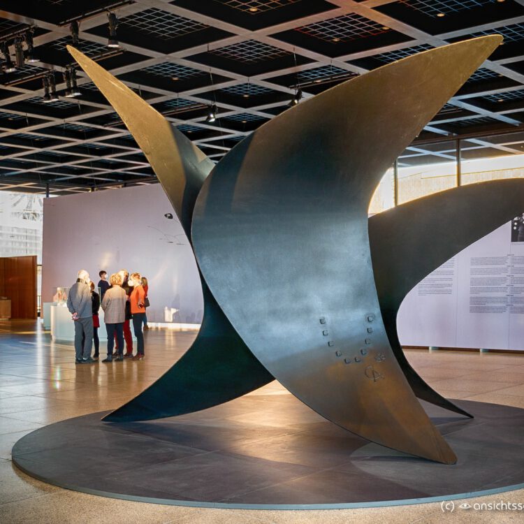 Alexander Calder in der Neuen Nationalgalerie